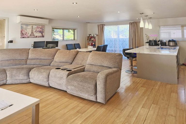 Photo of property in 8 Otonga Heights, Maungaraki, Lower Hutt, 5010