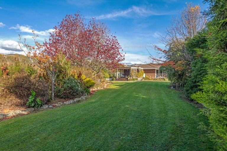 Photo of property in 840 Makerua Road, Tokomaru, Palmerston North, 4474