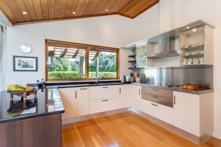 Photo of property in 51 Donohue Road, South Head, Helensville, 0874