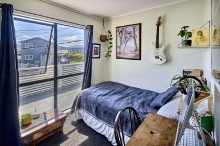 Photo of property in 25 Tukanae Street, Strathmore Park, Wellington, 6022