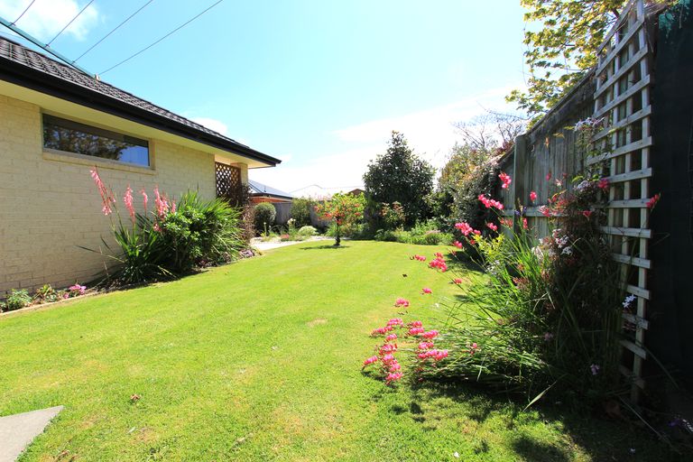 Photo of property in 34 Magnolia Drive, Springlands, Blenheim, 7201