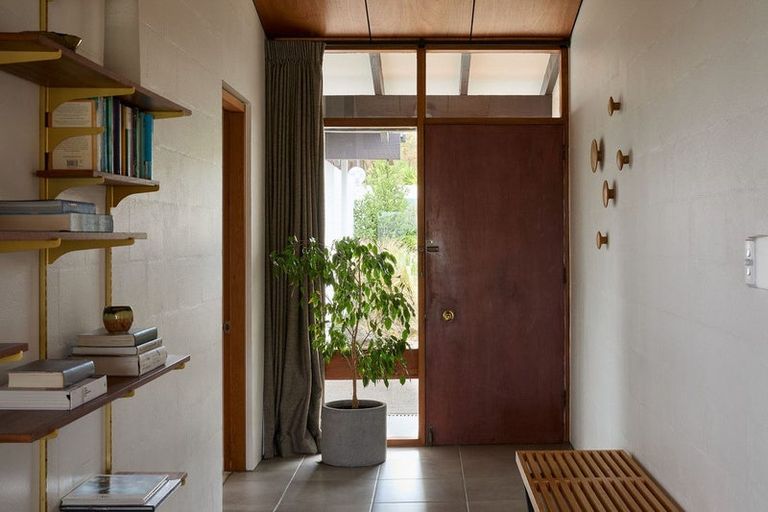 Photo of property in 76 Cannon Hill Crescent, Mount Pleasant, Christchurch, 8081