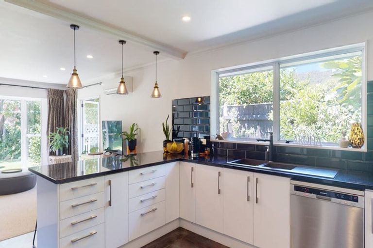 Photo of property in 216 Waiwhetu Road, Waterloo, Lower Hutt, 5011