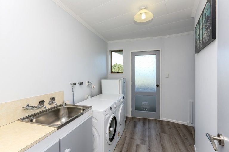 Photo of property in 24c Saint Ives Grove, Whalers Gate, New Plymouth, 4310