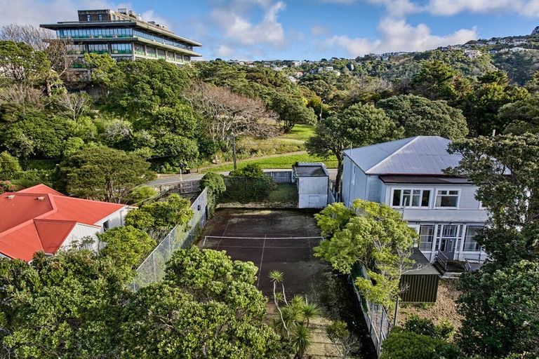 Photo of property in 35 Salamanca Road, Kelburn, Wellington, 6012