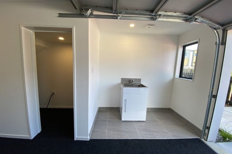 Photo of property in 10 Papa Takaro Lane, Flat Bush, Auckland, 2019