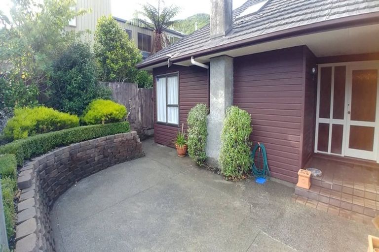 Photo of property in 70a Amapur Drive, Khandallah, Wellington, 6035