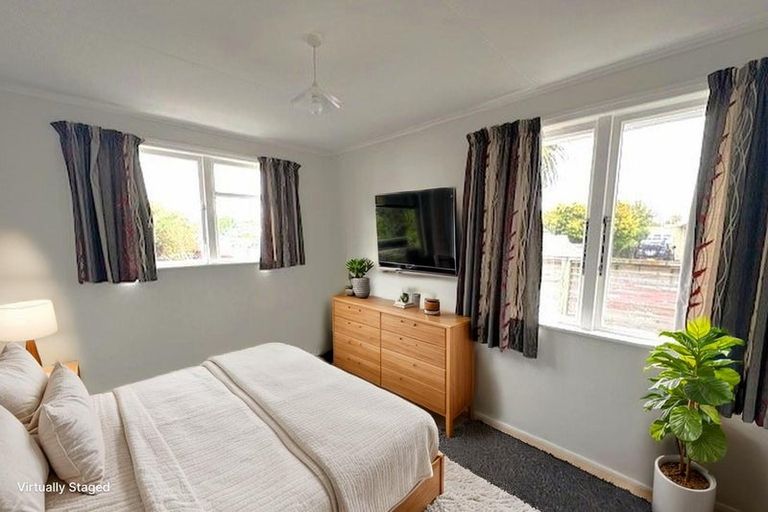 Photo of property in 75 Heretaunga Street, Palmerston North, 4414