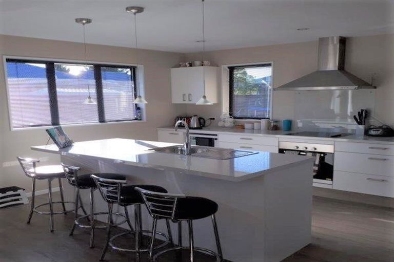 Photo of property in 8 Wattle Lane, Rangiora, 7400