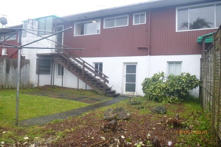 Photo of property in 2/1b Divich Avenue, Te Atatu South, Auckland, 0610