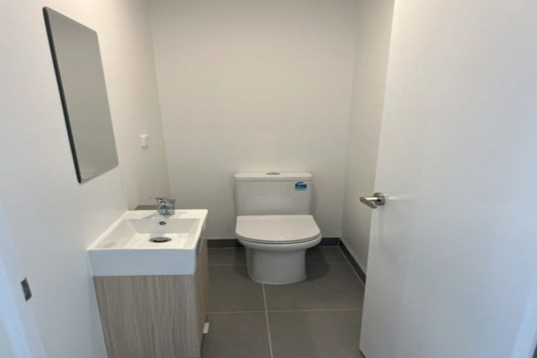 Photo of property in 72 Tukari Lane, Mangere Bridge, Auckland, 2022