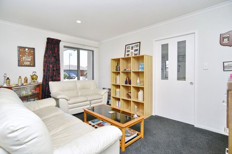 Photo of property in 34 Puhara Avenue, Parklands, Christchurch, 8083