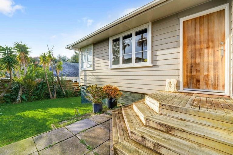 Photo of property in 1a Glenford Lane, Te Atatu Peninsula, Auckland, 0610
