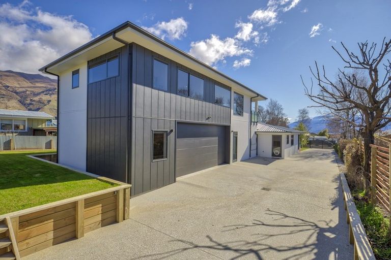 Photo of property in 156 Upton Street, Wanaka, 9305