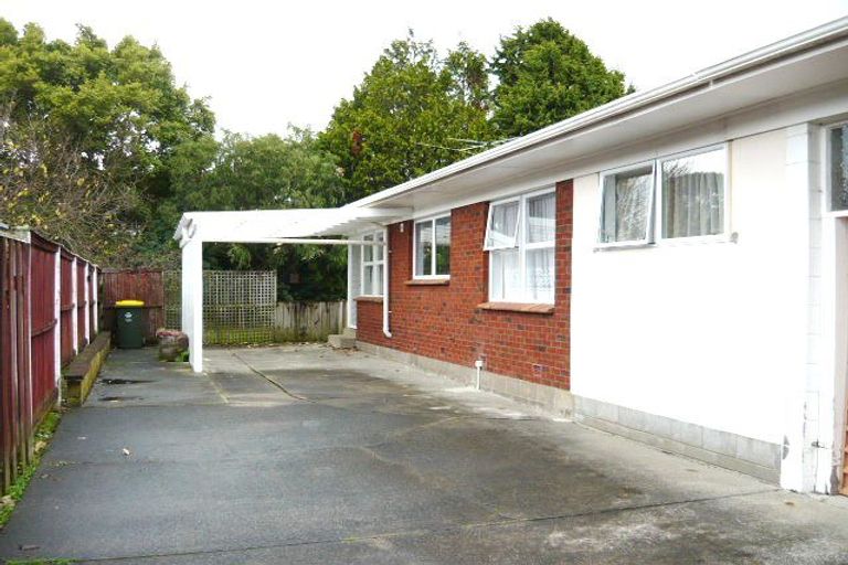 Photo of property in 2/8 Edgewater Drive, Pakuranga, Auckland, 2010