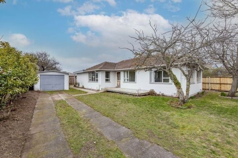 Photo of property in 32 Woodgrove Avenue, North New Brighton, Christchurch, 8083