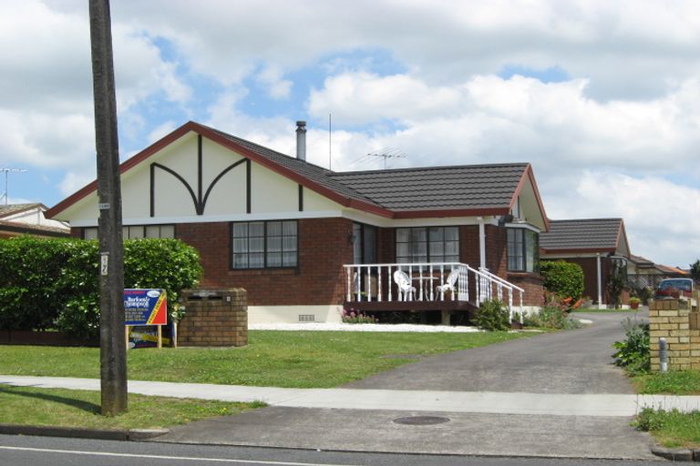 Photo of property in 2/205 Queen Street, Pukekohe, 2120