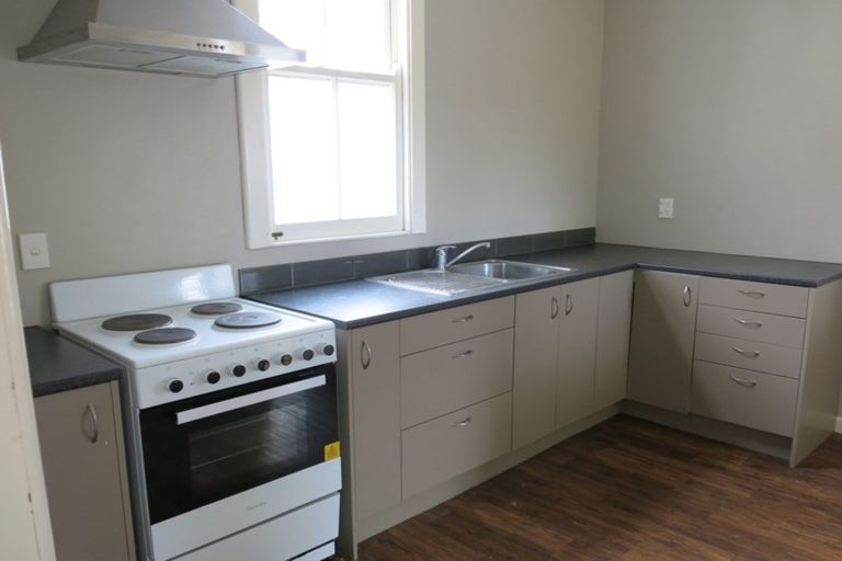 Photo of property in 8 Union Street, Hokowhitu, Palmerston North, 4410