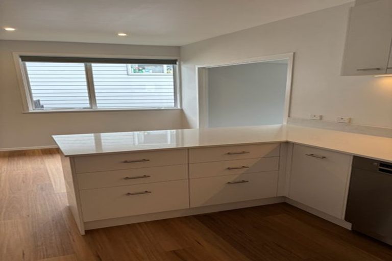 Photo of property in 12 Eskdale Road, Papakowhai, Porirua, 5024