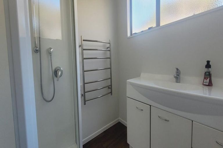 Photo of property in 114 Gloaming Hill, Titahi Bay, Porirua, 5022