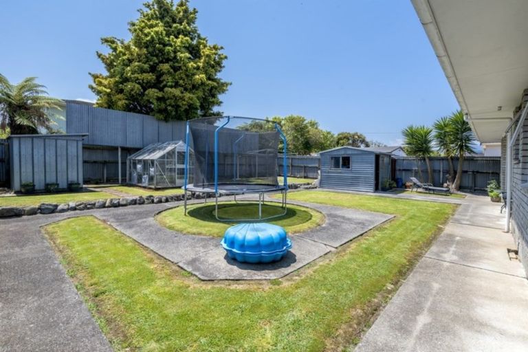 Photo of property in 22 Kings Drive, Levin, 5510