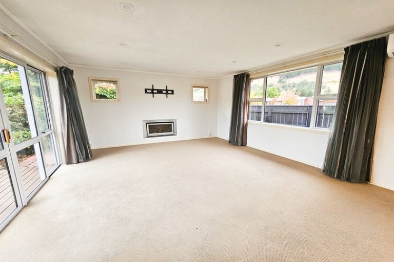 Photo of property in 12 Newcastle Street, Clyde, 9330