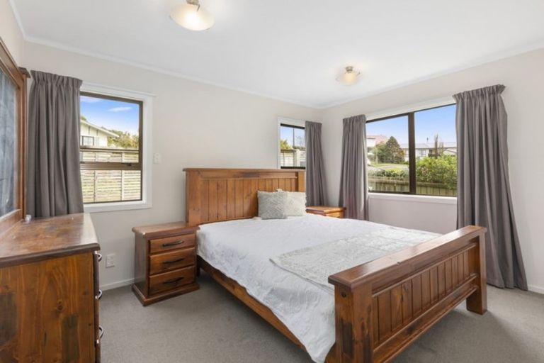 Photo of property in 7 Fenchurch Grove, Stokes Valley, Lower Hutt, 5019