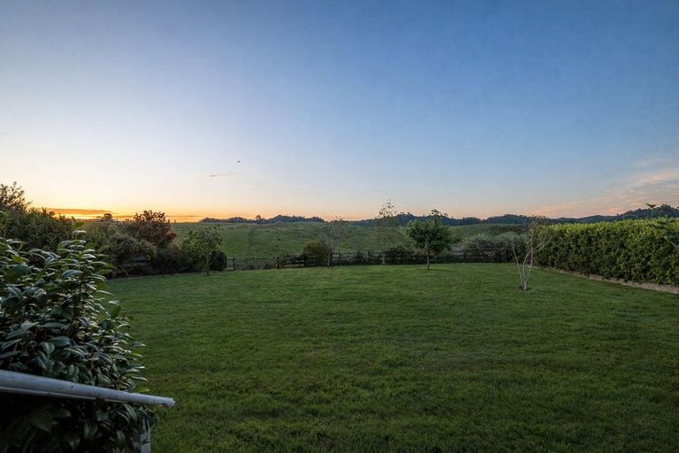 Photo of property in 44 Arone Way, Wainui, Silverdale, 0994