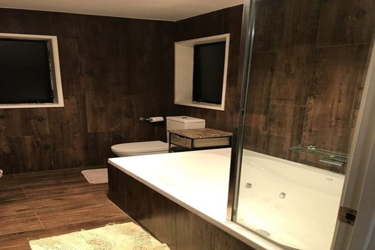 Photo of property in 7 Kallaroo Place, Botany Downs, Auckland, 2010