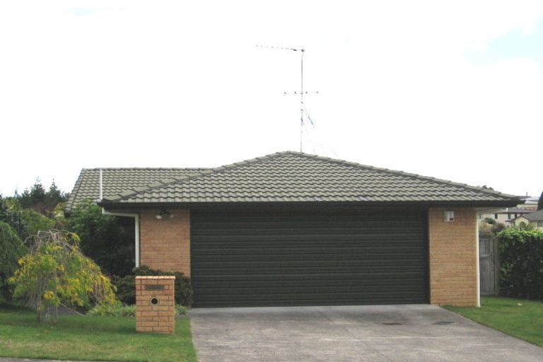 Photo of property in 8 Jubaea Place, Henderson, Auckland, 0610