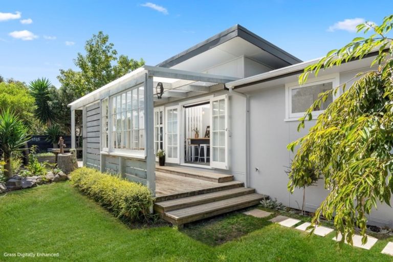 Photo of property in 12b Lyn Grove, Papamoa Beach, Papamoa, 3118