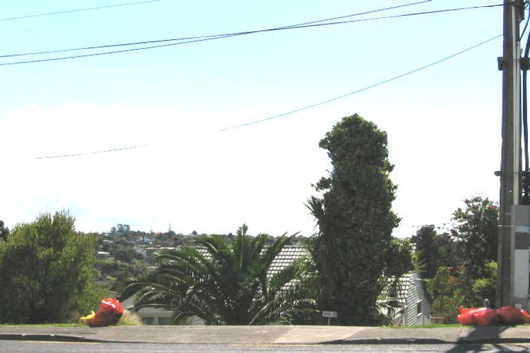 Photo of property in 1/55 Carlisle Road, Torbay, Auckland, 0630