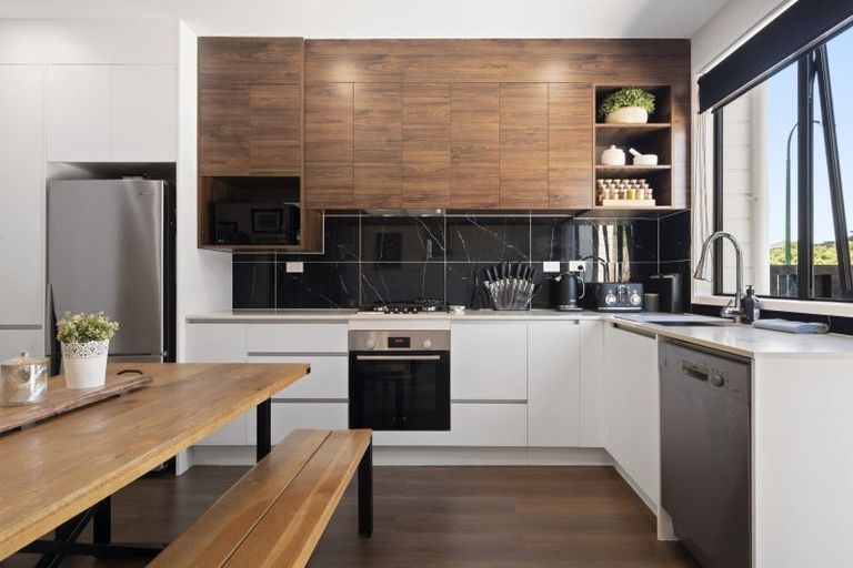 Photo of property in 28 Karoro Road, Flat Bush, Auckland, 2019