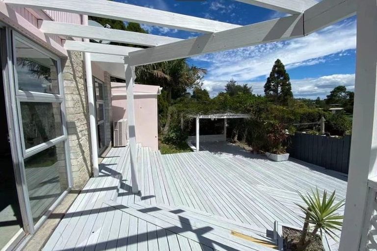 Photo of property in 6 Barlow Place, Chatswood, Auckland, 0626