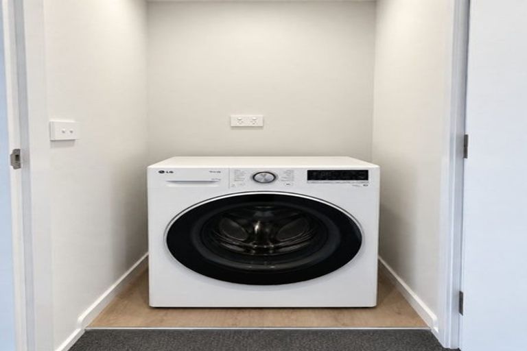 Photo of property in 10/43 New Brighton Road, Shirley, Christchurch, 8061