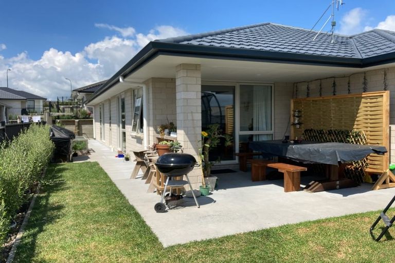 Photo of property in 6 Tangata Way, Omokoroa, 3114