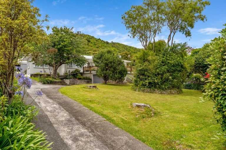 Photo of property in 21 Tui Crescent, Waikanae, 5036