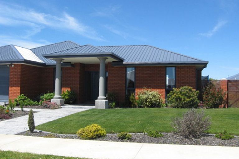 Photo of property in 33 Mistral Road, Northwood, Christchurch, 8051