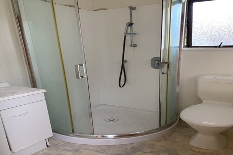 Photo of property in 2/14 Galloway Crescent, Farm Cove, Auckland, 2012