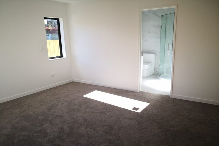 Photo of property in 135 Tiriwa Drive, Massey, Auckland, 0614