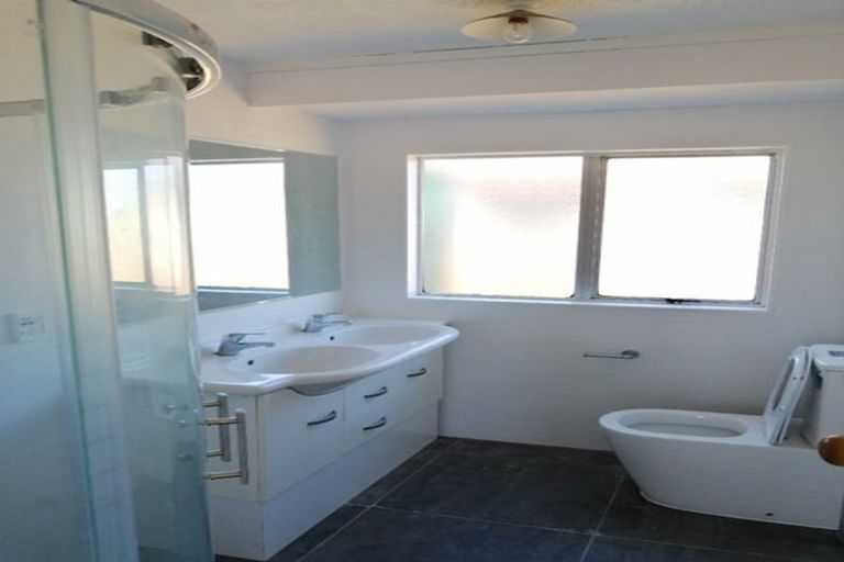 Photo of property in 9 Greenstone Place, Clover Park, Auckland, 2019