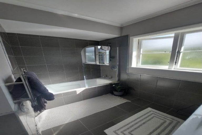 Photo of property in 16 York Street, Feilding, 4702