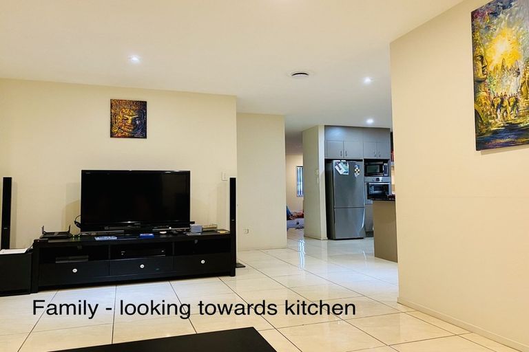 Photo of property in 11 Heidi Crescent, Flat Bush, Auckland, 2016