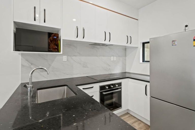 Photo of property in 7/22 Ryburn Road, Mount Wellington, Auckland, 1062