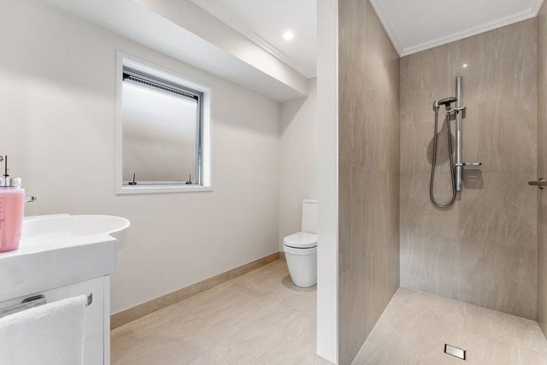 Photo of property in 7 Laurie Street, Red Beach, 0932