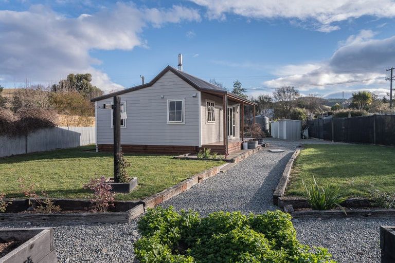 Photo of property in 30 Charles Street, Cave, 7984