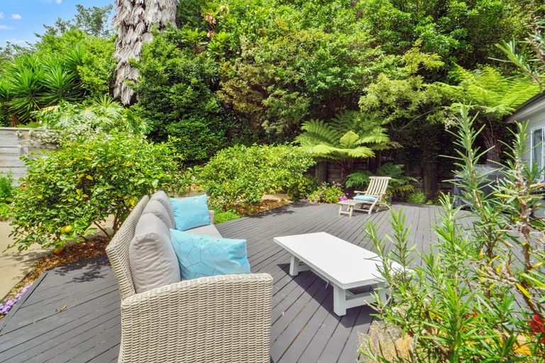 Photo of property in 88 The Circle, Manly, Whangaparaoa, 0930