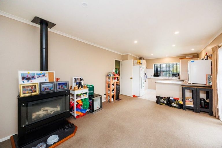 Photo of property in 31 Strachan Way, Highbury, Palmerston North, 4412