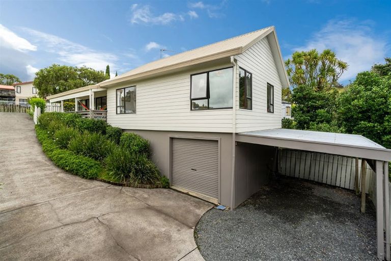 Photo of property in 3 Emery Grove, Bayview, Auckland, 0629