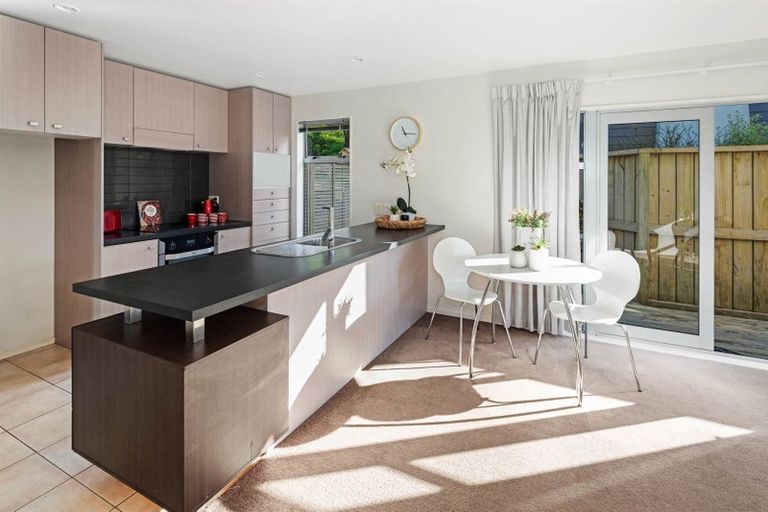 Photo of property in 10 Erlestoke Crescent, Churton Park, Wellington, 6037